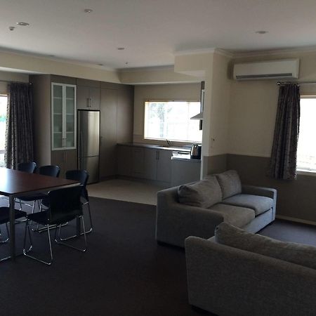 Bruce Pulman Lodge Papakura Exterior photo